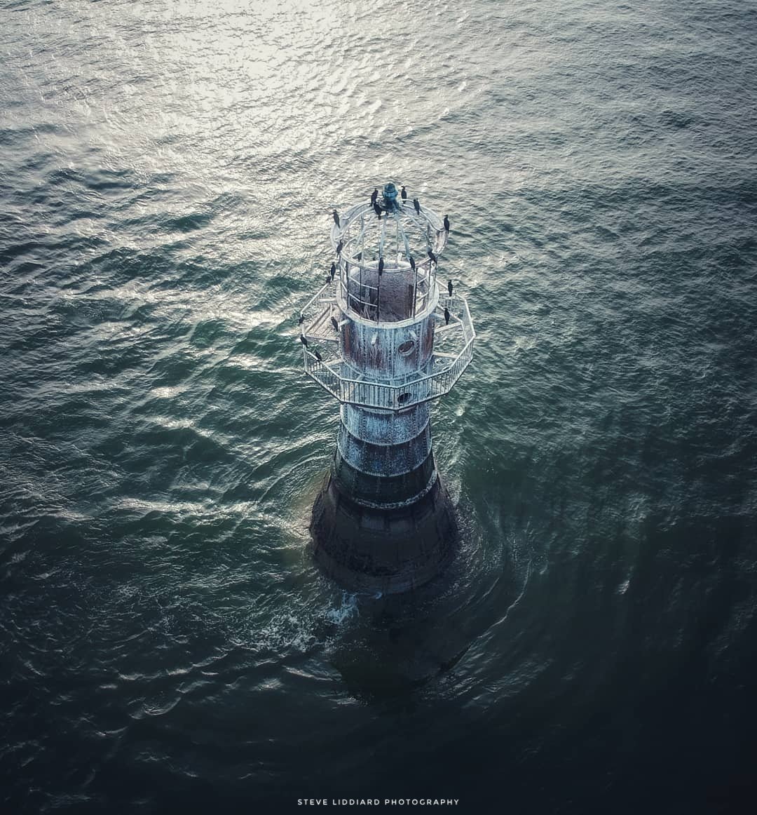 I think I will be forever infatuated with this lighthouse 😁 Beautiful yet dark and creepy🤘🏽 Whiteford Lighthouse 🌊 @visitwales @WalesCoastPath @ruthwignall @MillardWill @BBCWalesNews #wales #findyourepic #mywales