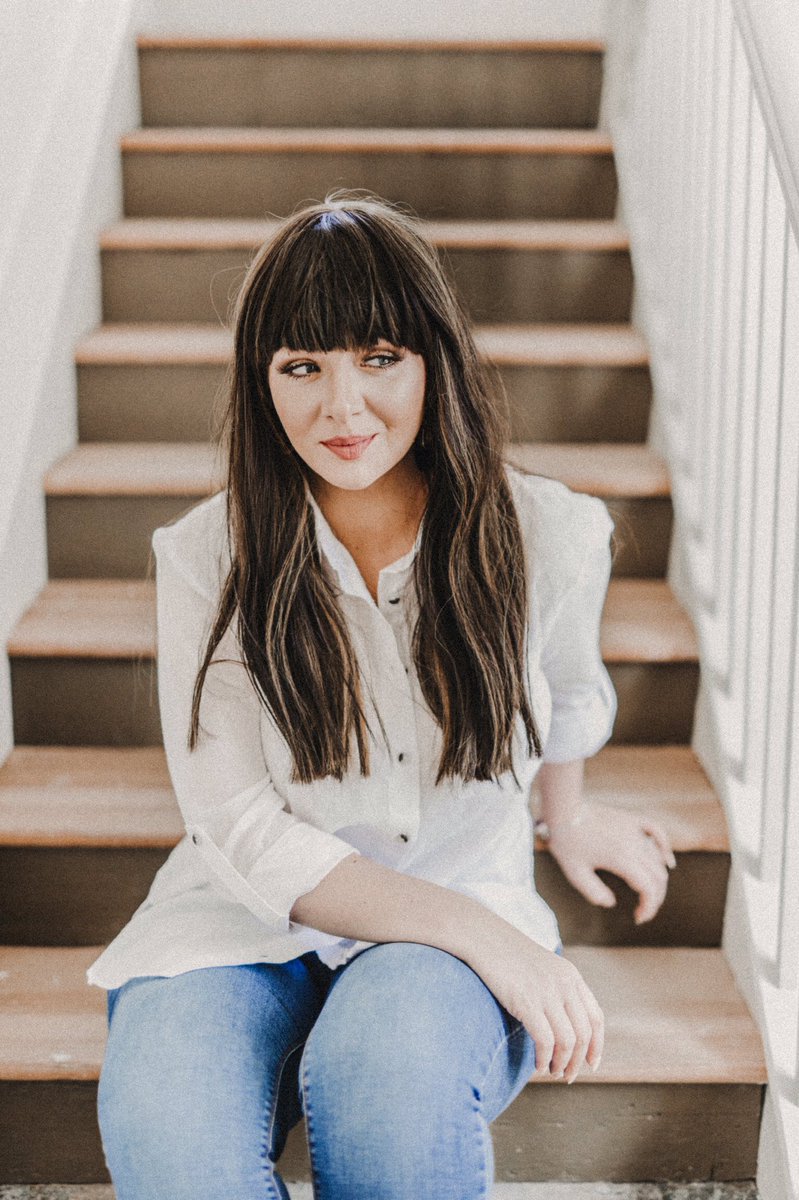 shellyannmusic's tweet photo. Can’t find the words right now but don’t worrie I wrote them down. It’s all in the lyric’s, my story. ❤️ https://t.co/kJEiae5Ihi