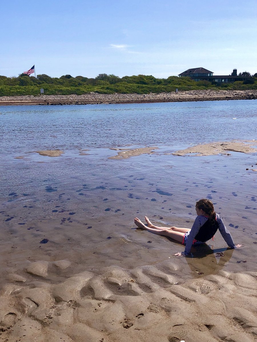 Emjay1028's tweet photo. Opening day was even better than I thought it would be. It’s an A+ start to #Summer2019! #Narragansett #NarragansettBeach #RI #MJWeather #MJRunsOnSunshine #AndDunks #AndDels #SaturdaySun ☀️🙌🏻❤️ https://t.co/1AGERiLTbi