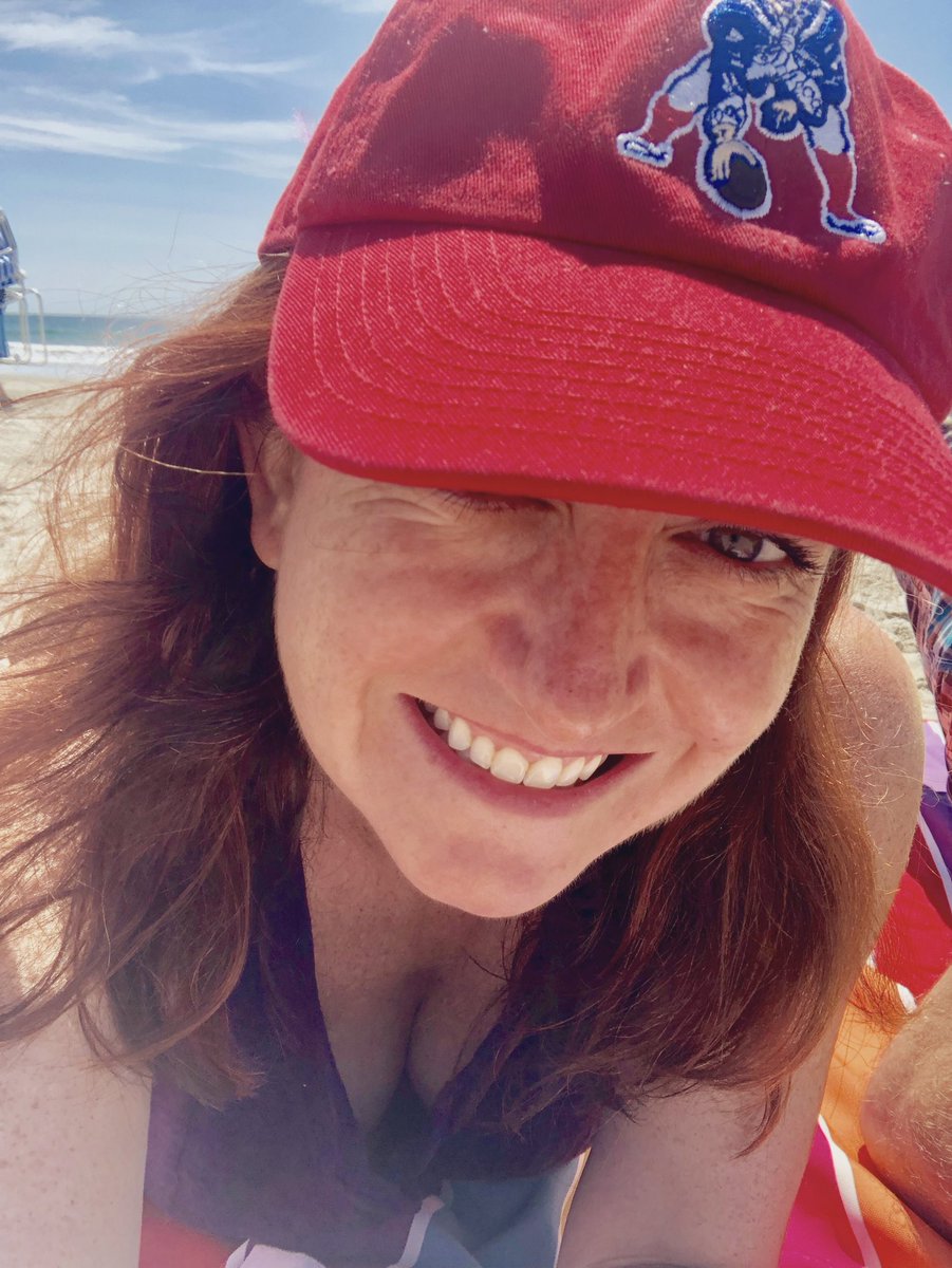 Emjay1028's tweet photo. Opening day was even better than I thought it would be. It’s an A+ start to #Summer2019! #Narragansett #NarragansettBeach #RI #MJWeather #MJRunsOnSunshine #AndDunks #AndDels #SaturdaySun ☀️🙌🏻❤️ https://t.co/1AGERiLTbi