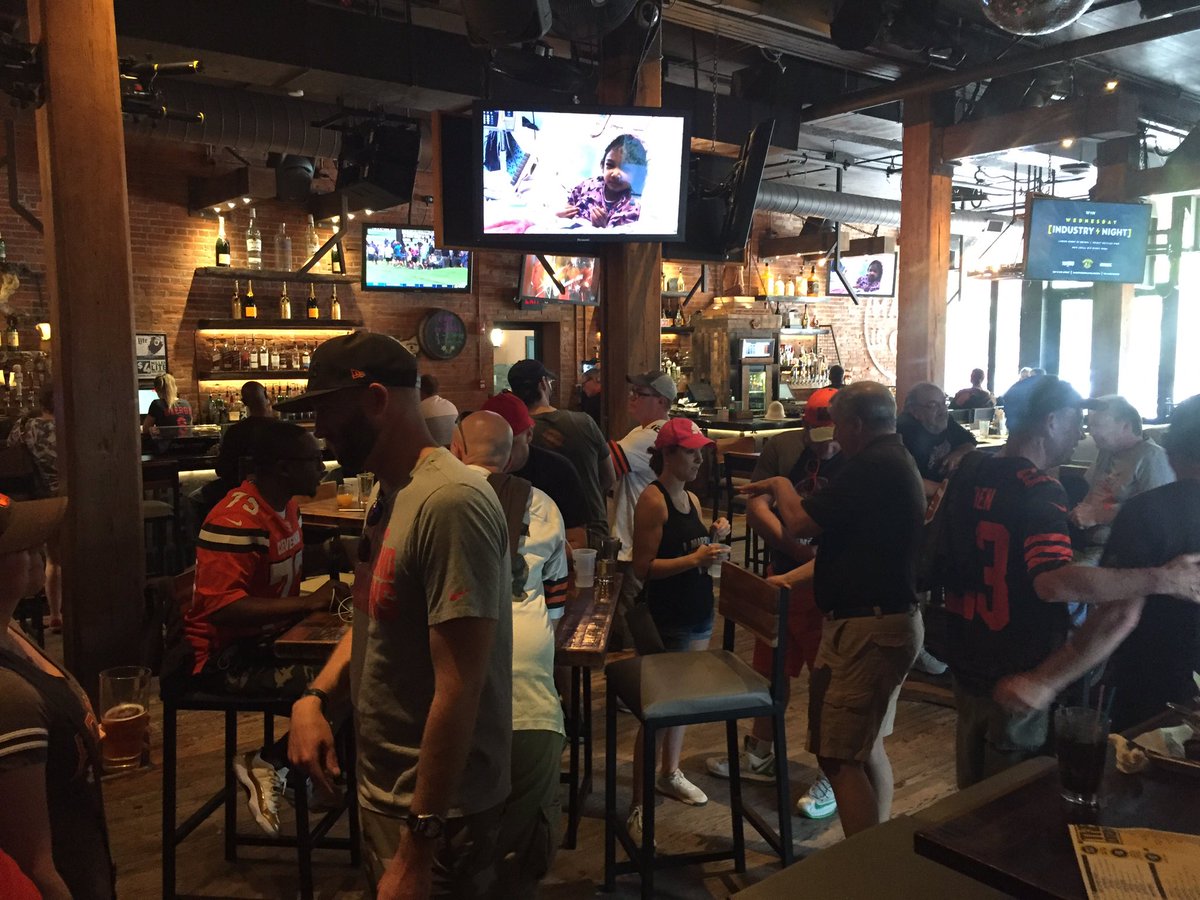 CleGirl17's tweet photo. Great turnout for the fundraiser for @laserguy09 leaving #BarleyHouse. Next stop #corneralley https://t.co/4HD16SbHVR