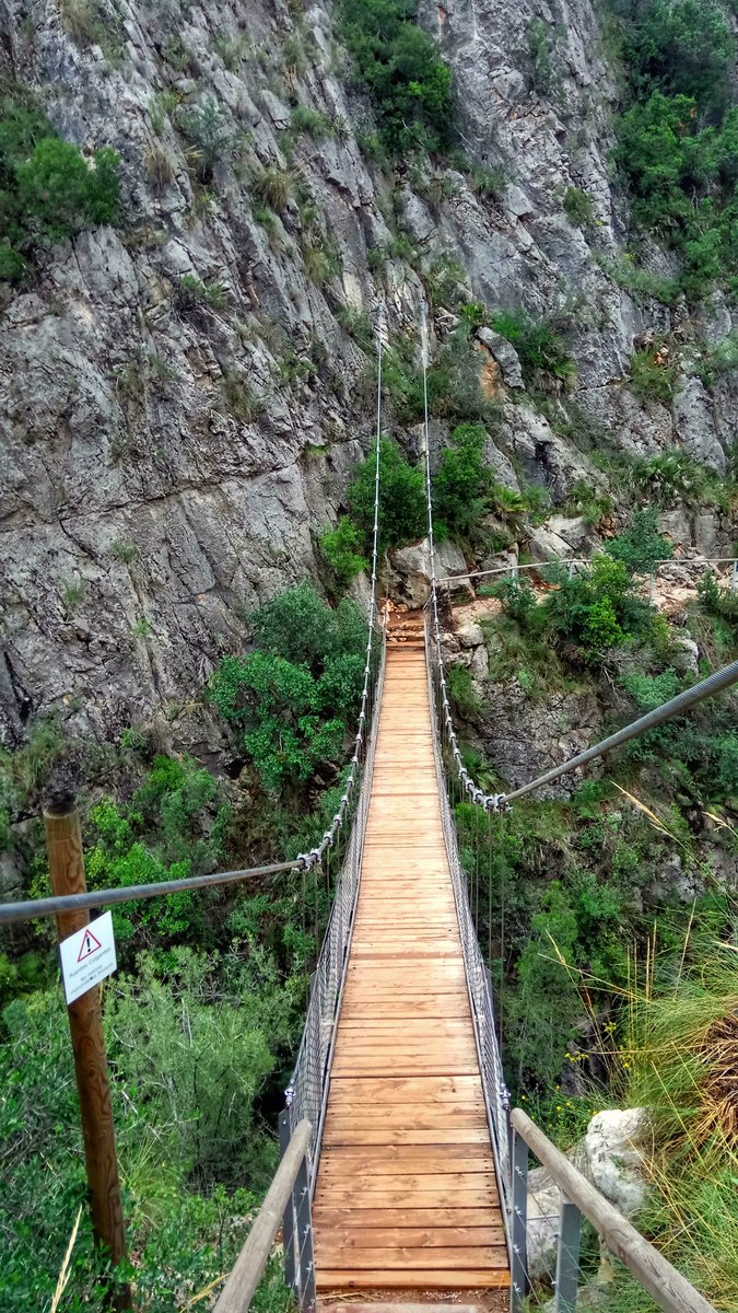 El interior de #Valencia no deja de sorprenderme. Ruta de los puentes colgantes #HocesDelTuria #Chulilla.  <a href="/c_valenciana/">Comunitat Valenciana</a> <a href="/love_valencia/">Love Valencia</a>