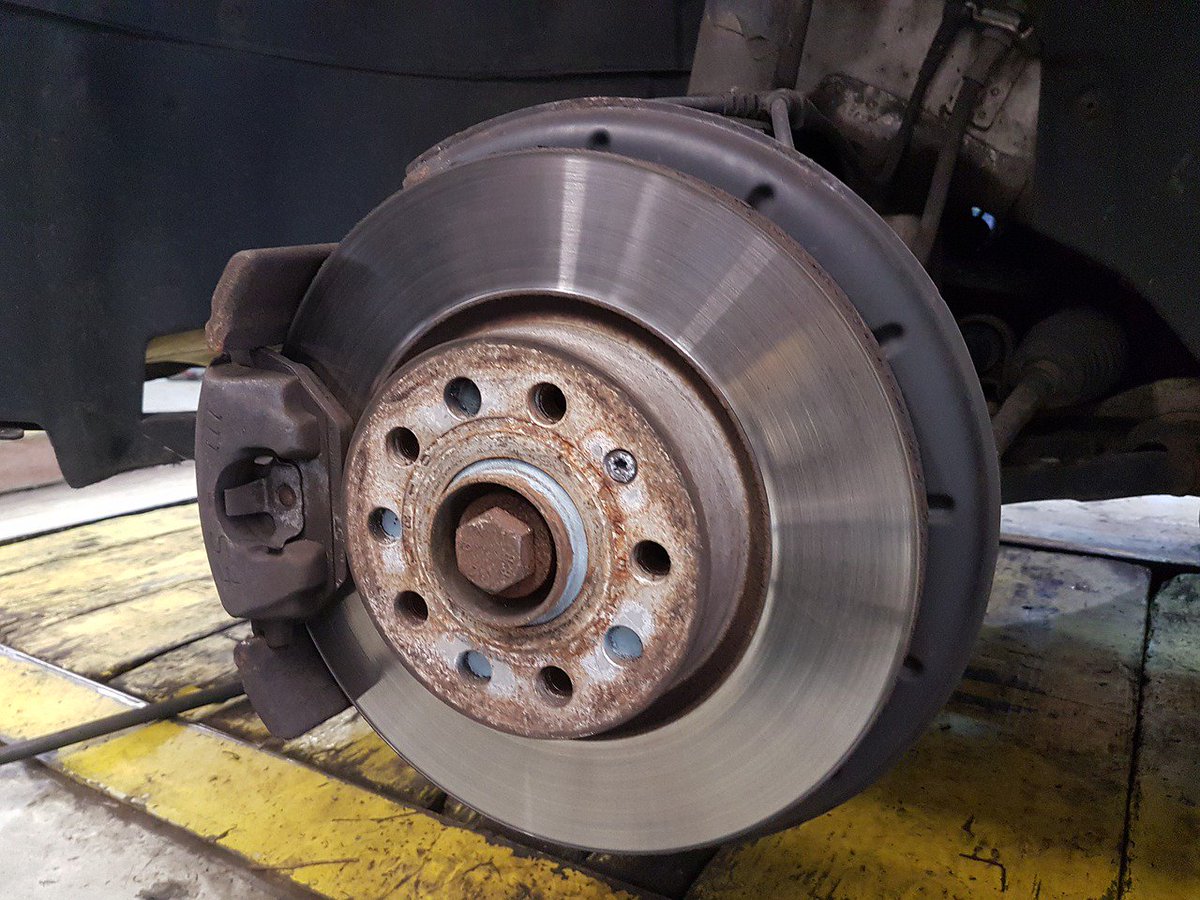 LittleBrosShell's tweet image. Give your brakes a break! Stop in for your auto repair needs ASAP.