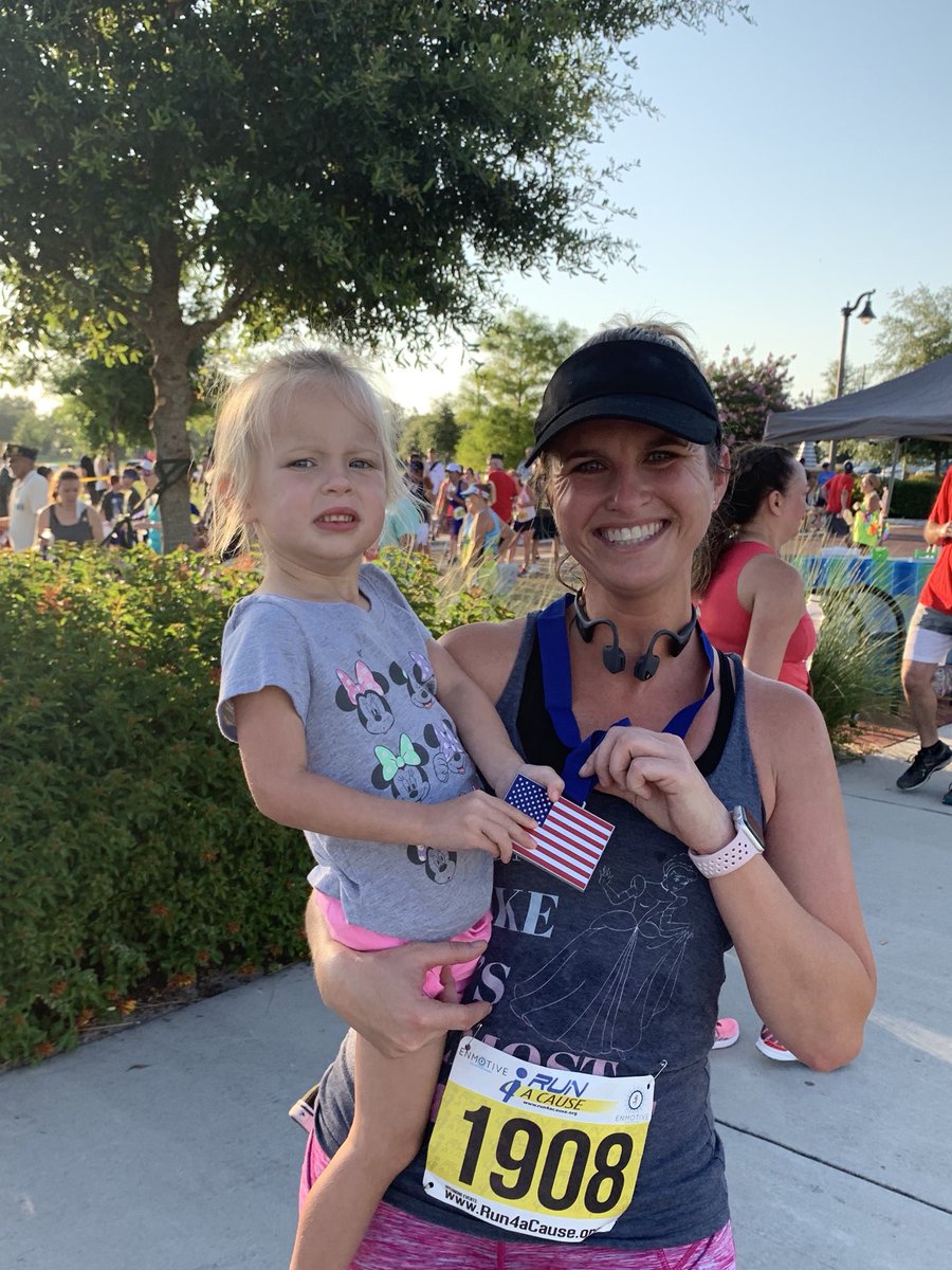 VCS_KatieC's tweet photo. Oviedo Memorial Day 5k! I came in 3rd place for my age group! #runallthemiles #drinkallthecoffee #teachallthekids https://t.co/tMUMNkEyaM