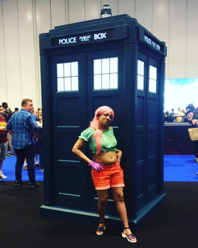 mcflybiggestfan's tweet photo. Calypso queen meets adeyyo goddess and calypso queen sees the tardis in real life #mcmcomiccon #mcmcomicconlondon #london #calypso #adeyyo #justdance #justdance2019 #doctorwho #tardis #ubisoft #cosplay https://t.co/c9vivWEAuM