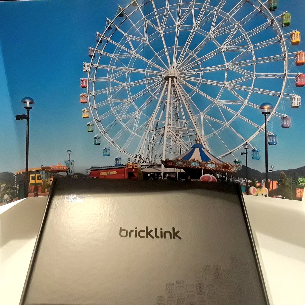 EuroGamerGirl's tweet image. Woohoo! We got the Hot Shot Carnival set in the mail! @Bricklink did a crowdfunding campaign for a bunch of fan created models with support from @LEGO_Group. This was the one we supported. Can&apos;t wait to build this! #AFOLDesignerSets