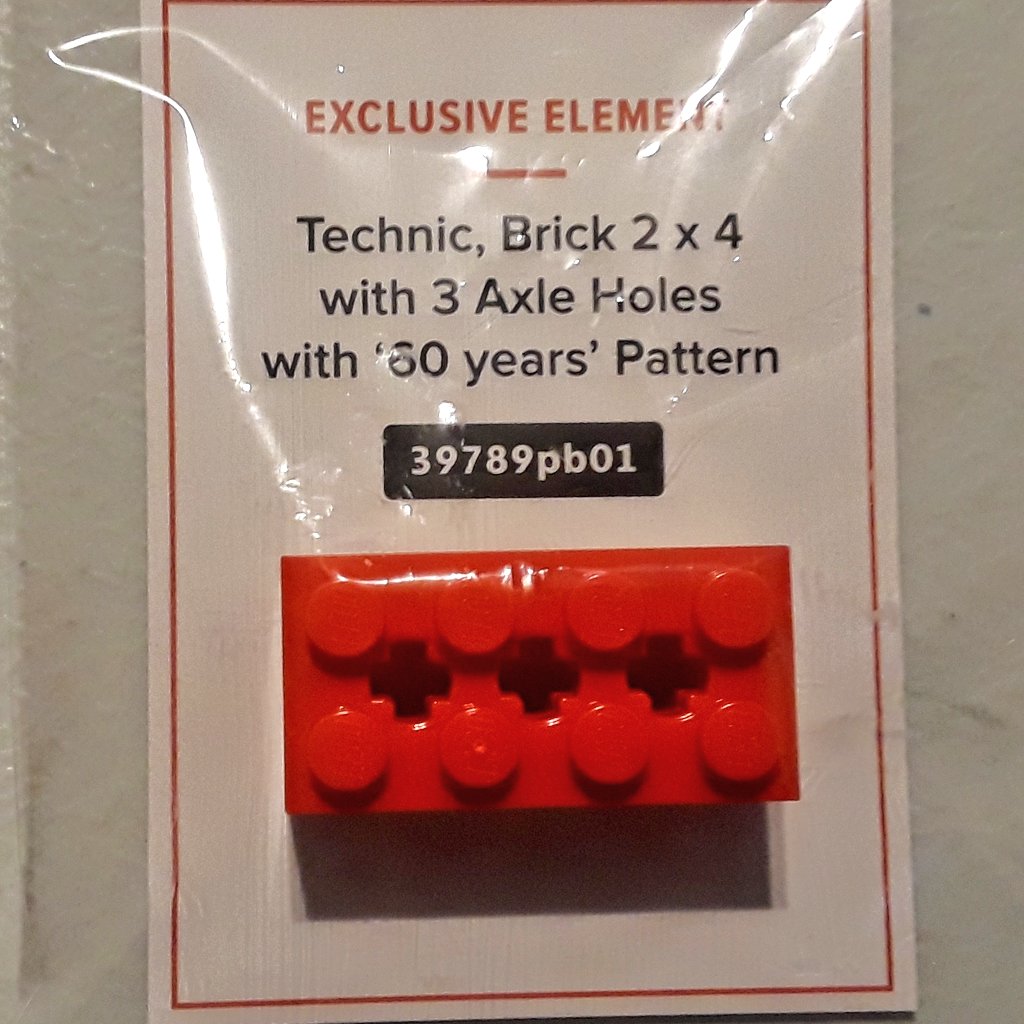 EuroGamerGirl's tweet image. Woohoo! We got the Hot Shot Carnival set in the mail! @Bricklink did a crowdfunding campaign for a bunch of fan created models with support from @LEGO_Group. This was the one we supported. Can&apos;t wait to build this! #AFOLDesignerSets