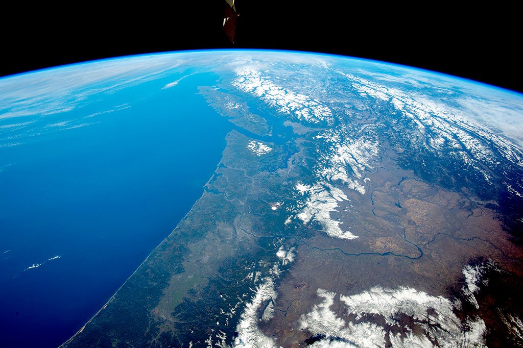 csa_asc's tweet image. #DYK we use satellites to track and measure poisonous volcanic gas and ash in our atmosphere? ow.ly/6dEq50up819 Photo: NASA #ExploringEarth #DareToExplore