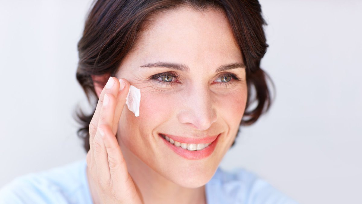 AyaNaturalUK's tweet image. Hit like if you&apos;re a lover of natural #skincare ❤️ 🙋‍♀️

At Aya Natural, our creams, lotions, soaps &amp;amp; butters are hand-crafted using the finest oils and botanical ingredients sourced from around the globe. 🌍 

View our range... aya-natural.co.uk #AyaNatural