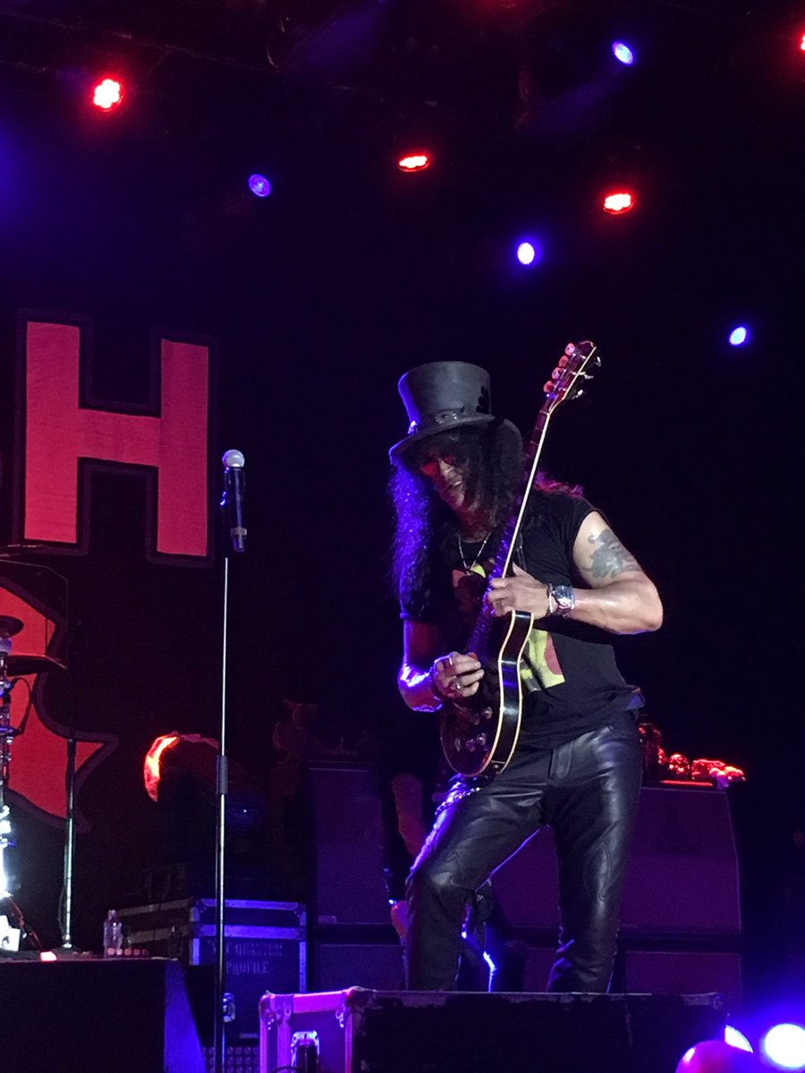 SlashAmerica's tweet photo. @Slash in Curitiba https://t.co/nlcf4WJoCF