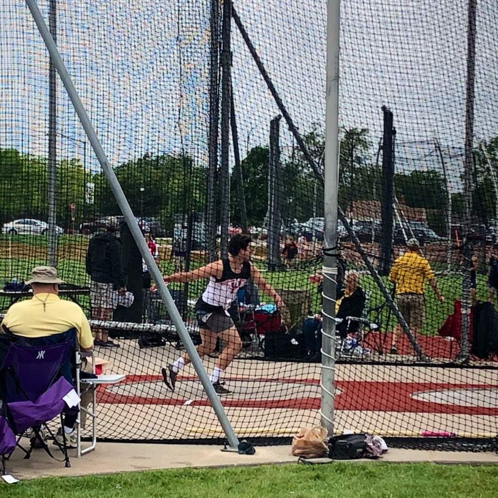 mlhuseman's tweet photo. Luke Ralston with a PR and 11th place at the State Meet in Discus! #Competitor #ThrowingThings @bvwestXCTF https://t.co/2lXXxBsuMw