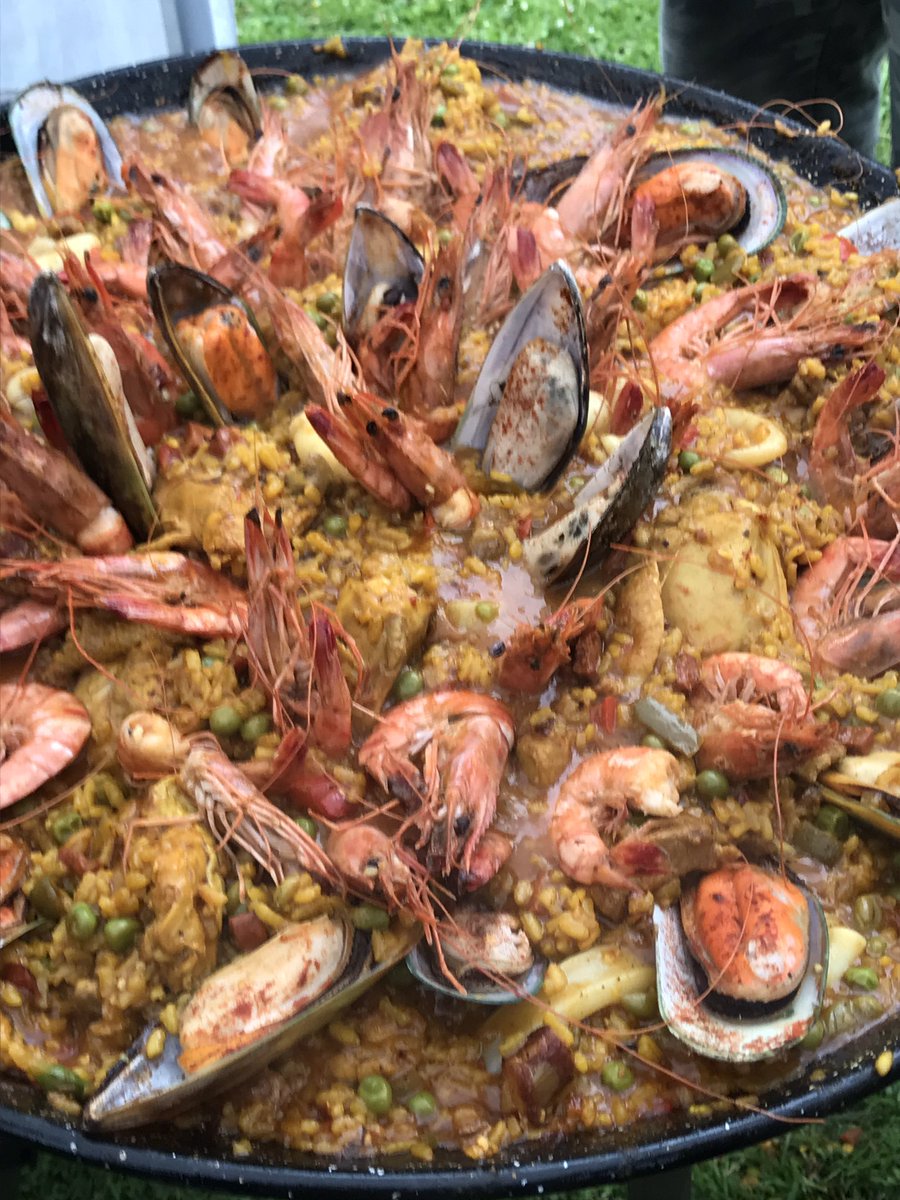 #Paella on the bank #Spain #fishing #foodie  #friendship bank holiday weekend, this is what weekends are about!