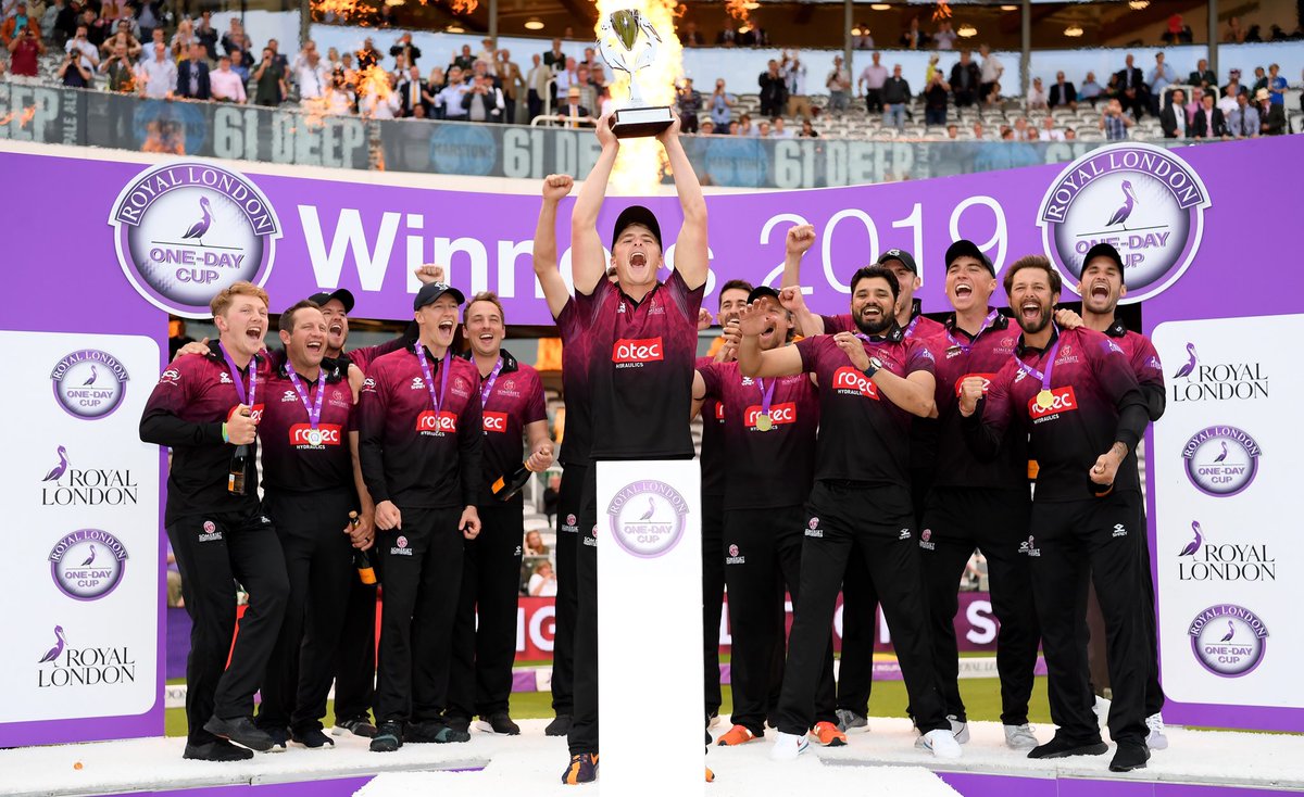 SomersetCCC's tweet image. CHAMPIONS 🏆 🏆 🏆 

#WeAreSOMERSET 
#SOMvHAM