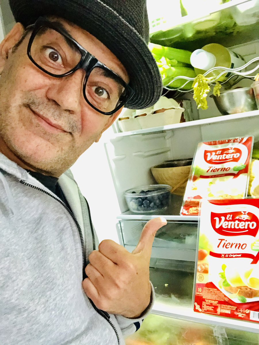 <a href="/_ManuSanchez_/">Manu Sánchez</a> Compadre! Espero que tengas un buen repertorio de chistes, porque ese recibimiento no le va a hacer gracia a tus invitados. 
Si quieres quedar  bien ahí va  a un truquito: añádele a esas tostas unas lonchas de <a href="/elventero_es/">El Ventero</a> 
#elventeroelqueyoquiero 
😜