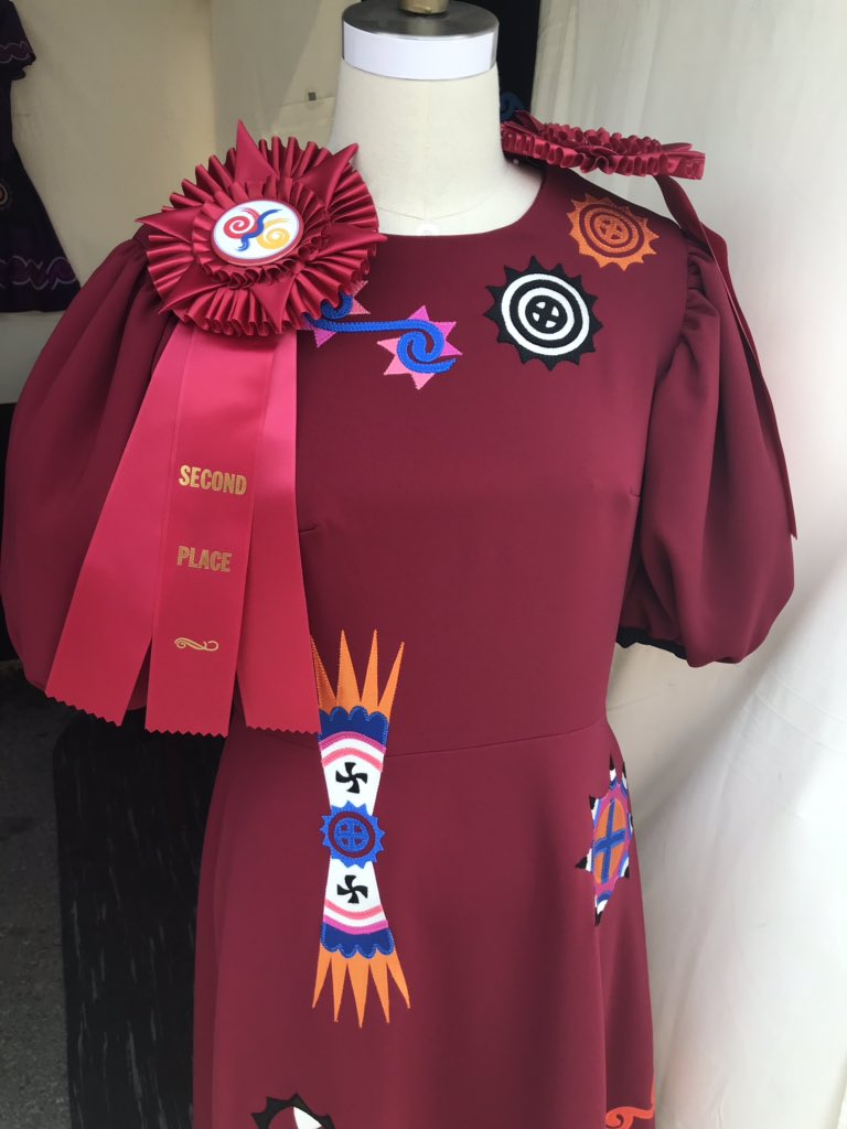 ChickasawNation's tweet photo. Award-winning dress by Muscogee (Creek) artist Leslie Deer. Beautiful! #ArtesianFest https://t.co/4m5TIltTBq