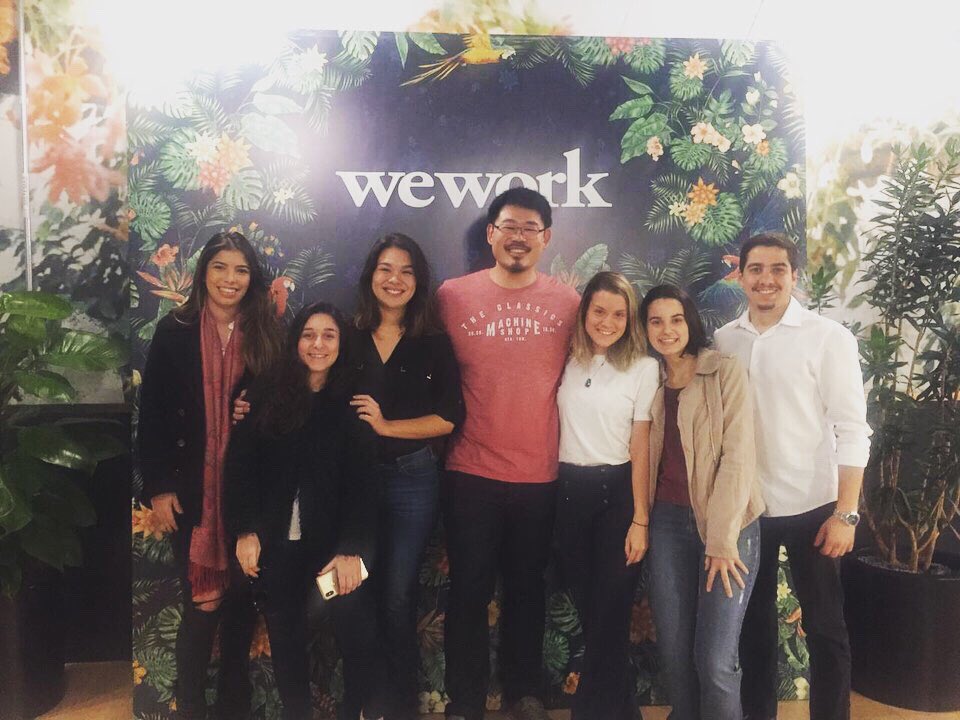 EY_Brasil's tweet photo. Chen Wen Chi, sócio de transformação digital e inovação em serviços financeiros, e o nosso time da EY, estão presentes no desafio para tirar as dúvidas durante esses dois dias.
#betterworkingword #ah2019 #eyglobalhackathon https://t.co/HMtCg2IH6C