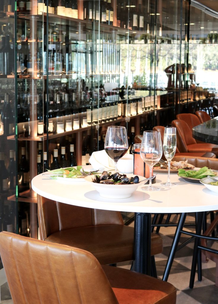 With a Verre of red on the side... It's the weekend after all! 😉 #verreonthewater #verreyvr⁣