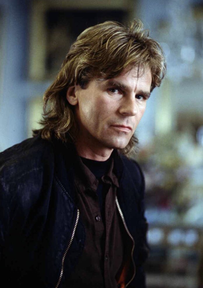 And so does Richard Dean Anderson. All he needed was a matchstick, rubber band, and a paper clip.