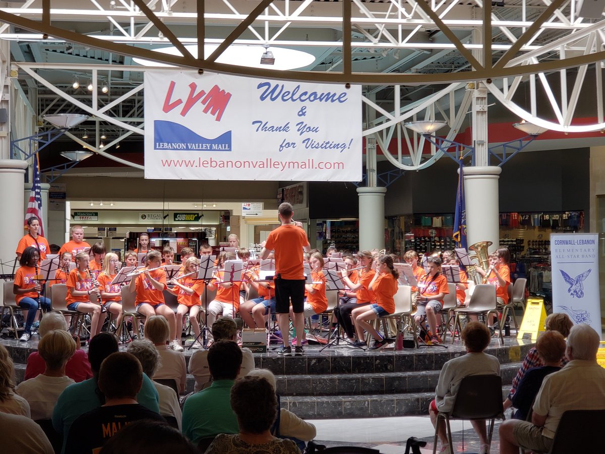 CCMSBand_Orch's tweet photo. CLSD Elementary All-Star Band had an outstanding performance in the Lebanon Valley Mall! Great job @MrTCLSDBand! #FalconPride #FutureIsBright https://t.co/PfXDPakRLq
