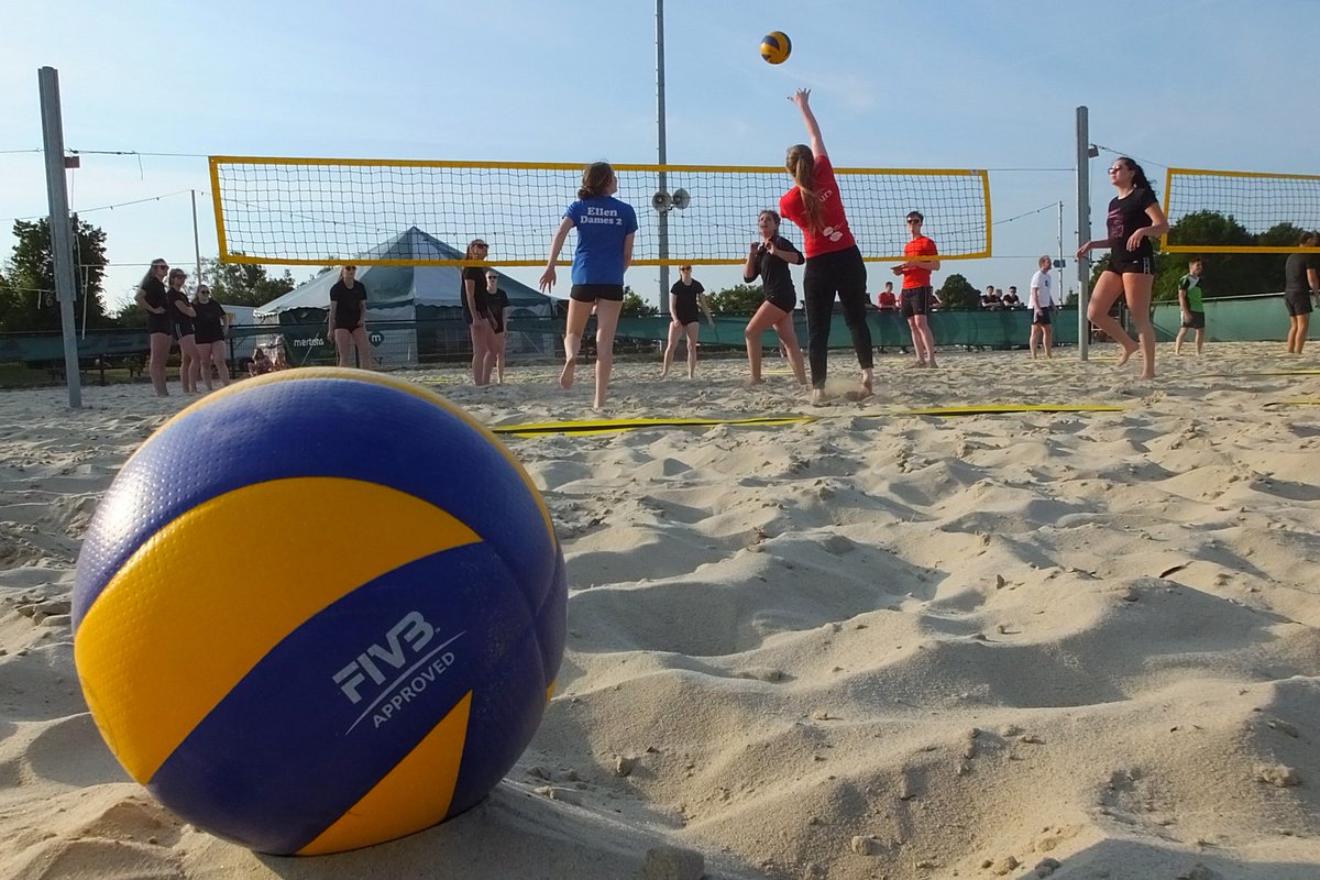 Check hier alle (148) foto's van de vrijdagavond van het Horster Volleybaltoernooi 2019: hovoc.nl/fotoalbums/201… #horstervolleybaltoernooi #hovoc #volleybal #beachvolleybal #volleybaltoernooi #horst #afslag10