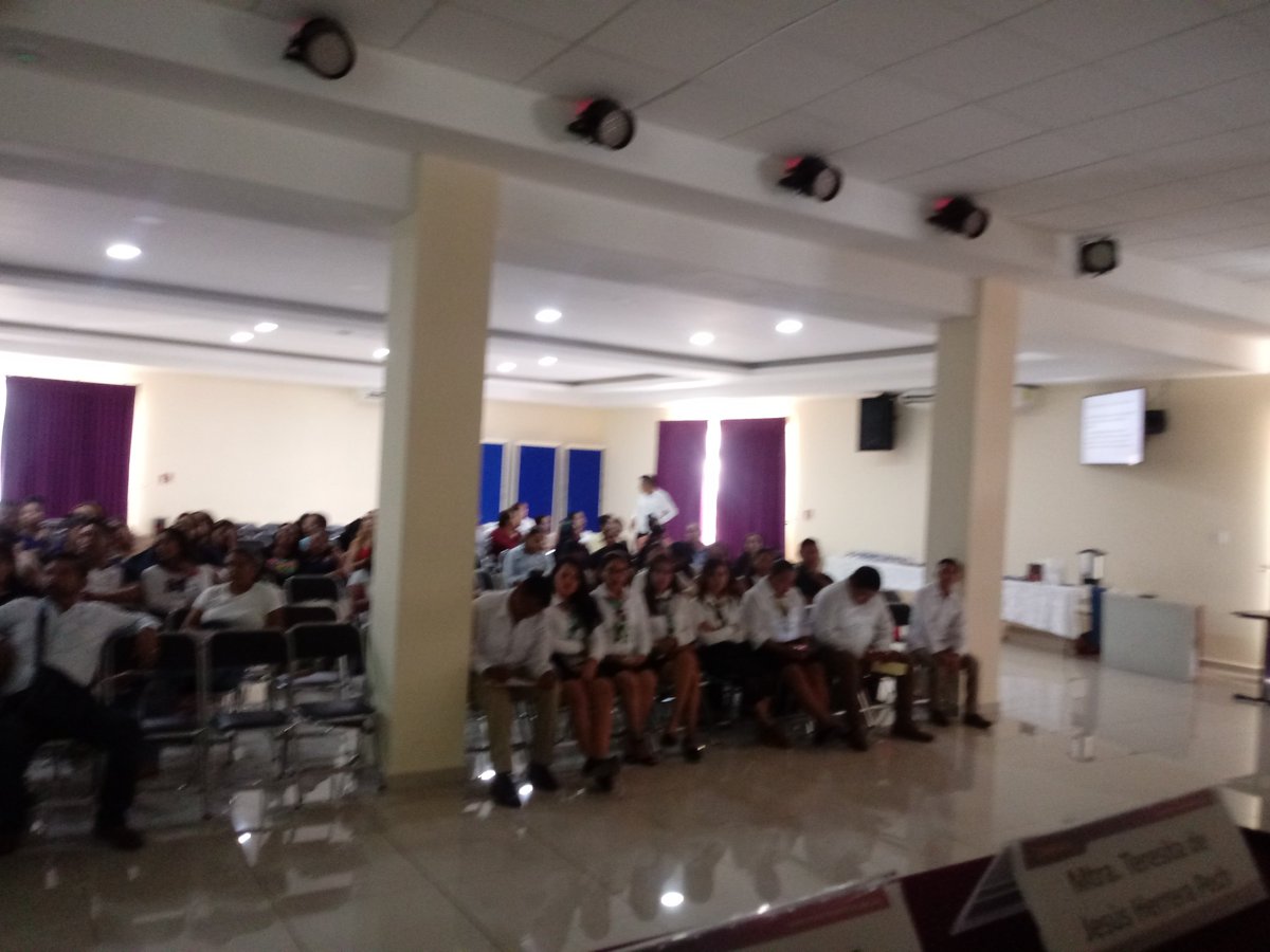 omaralpuche's tweet photo. Siempre un honor compartir experiencias de nuestra #PracticaDocente docente con mis Colegas Dra. @VeroAc01 y MC. Alfonzo Conrado Alarcón en el simposium #LaEvaluaciónEnElContextoDelNuevoModeloEducativo que organiza la @UsCancun @PetraLlamas @chetubien @cancunmio @FatimaConcha2 https://t.co/5qf3UlL95j