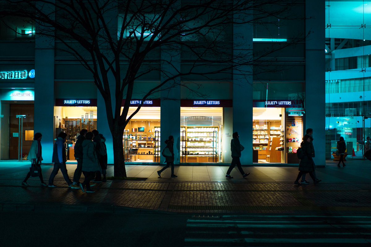 ciguatera_pics's tweet photo. This is Fukuoka
#MoodyGrams #streets_vision #streetmagazines #XPLORETHESTREETS #streetclassics #streetsnap #snap #snapshot #streetcreator #city_features #citylights #a7iii #スナップ #単焦点 #福岡 #Fukuoka #天神 #福岡カメラ部 #ファインダー越しの私の世界 #写真好きな人と繋がりたい https://t.co/7x7poAEwR0