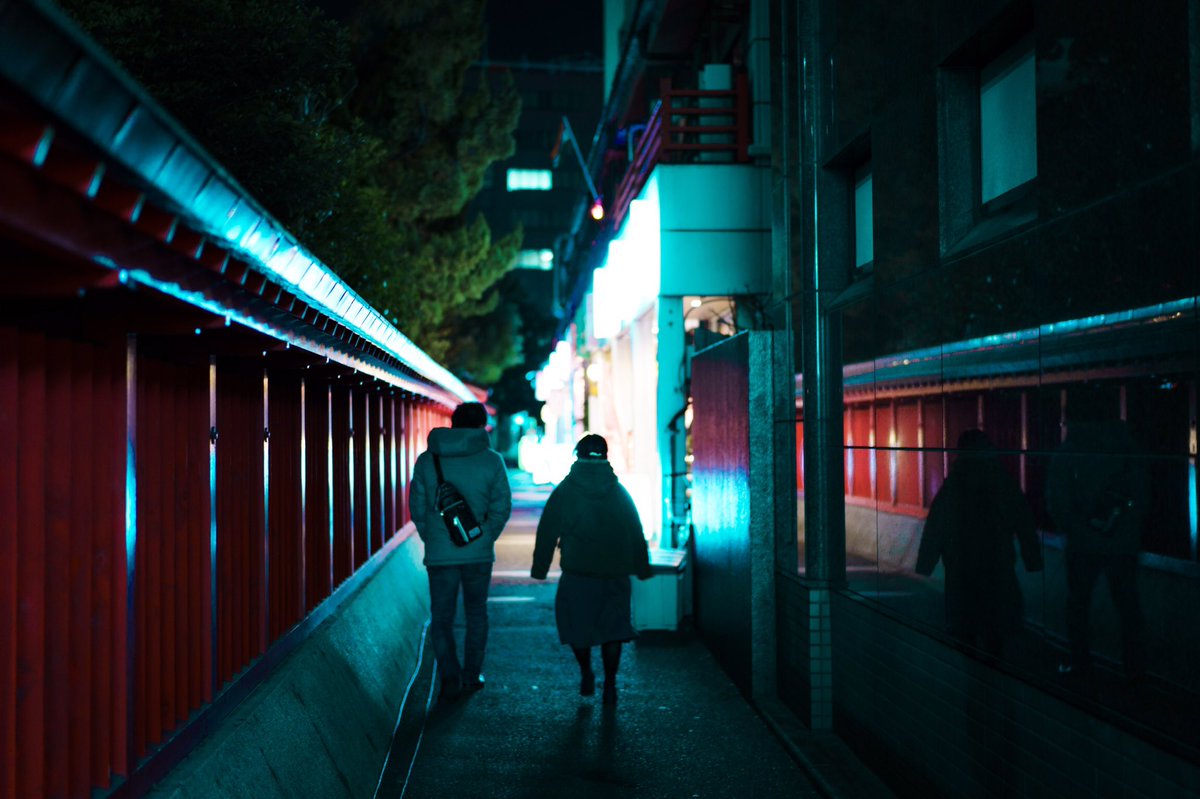 ciguatera_pics's tweet photo. This is Fukuoka
#MoodyGrams #streets_vision #streetmagazines #XPLORETHESTREETS #streetclassics #streetsnap #snap #snapshot #streetcreator #city_features #citylights #a7iii #スナップ #単焦点 #福岡 #Fukuoka #天神 #福岡カメラ部 #ファインダー越しの私の世界 #写真好きな人と繋がりたい https://t.co/7x7poAEwR0