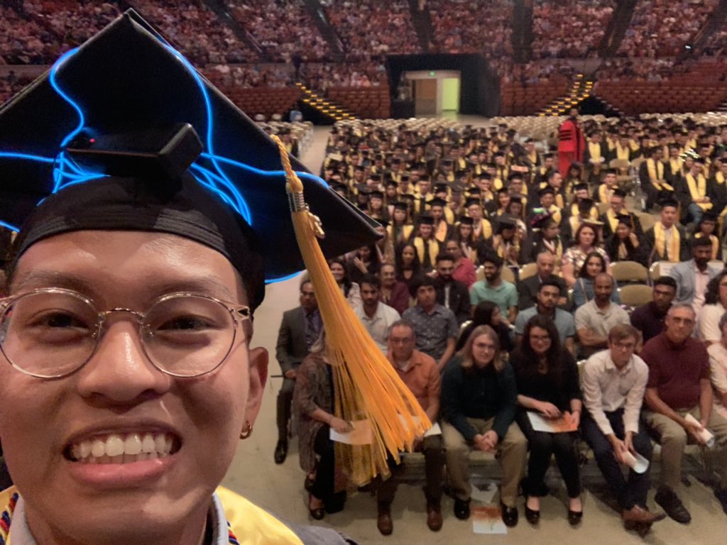 fodgrey's tweet image. I have officially graduated from THE University of Texas at Austin! @PaulGoldbart🤘🐂🤘#HookEmForever #Classof2k19 #DonewiththisBS