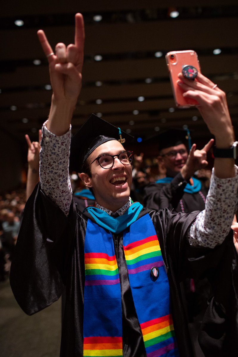 TheLBJSchool's tweet image. Congratulations to the LBJ School class of 2019! 🤘 #LBJGrad19