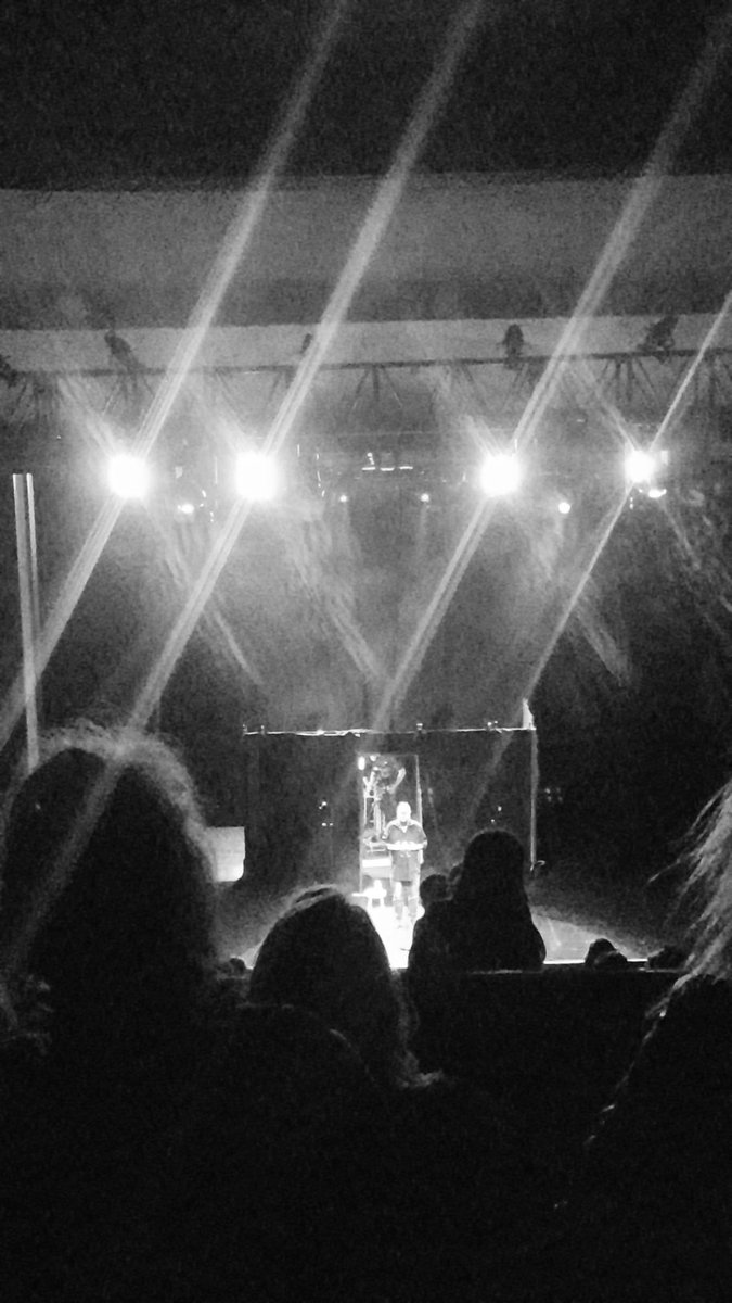 LINFINITE's tweet image. Thank you for being so open and vulnerable with your art. Also those fumbles that happened made the show so much more authentic and hilarious! Took a snazzy pic during the beginning. @Koyczan