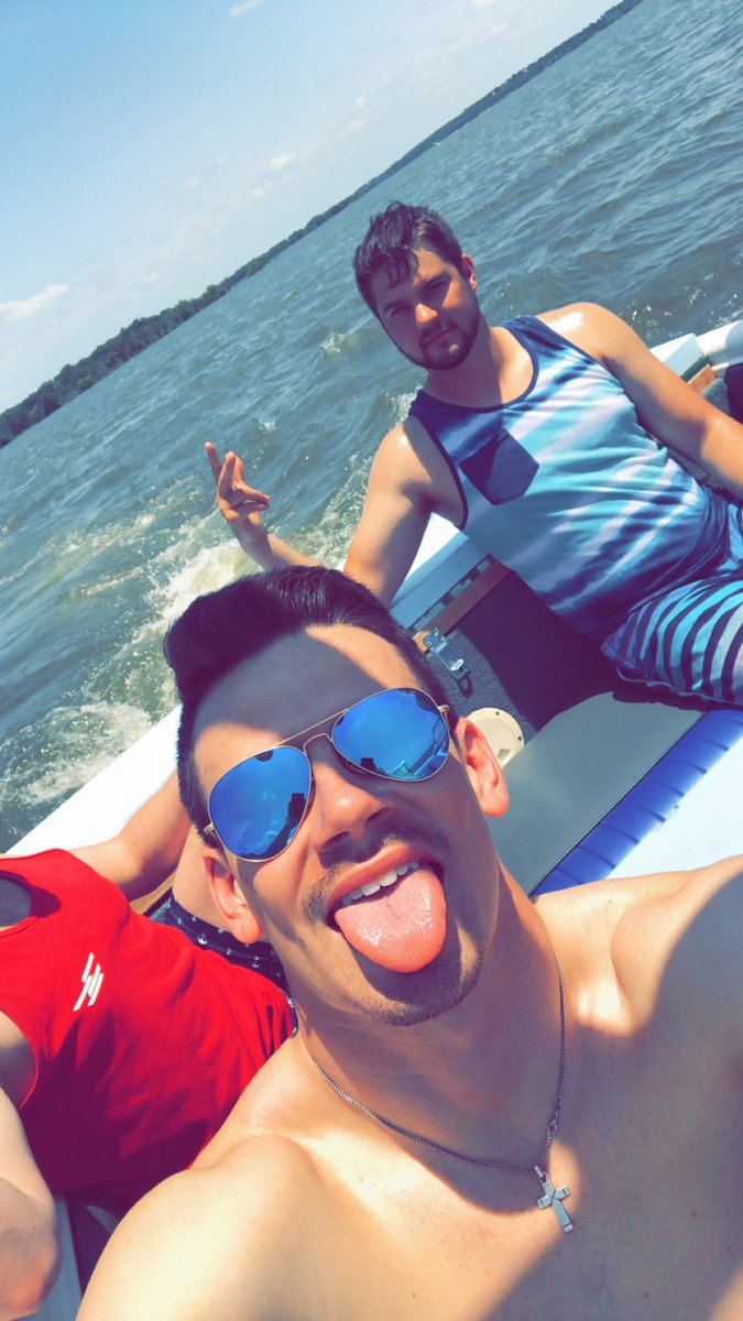 Lake Texoma for the weekend🤙🏼 see y’all hoes there😛