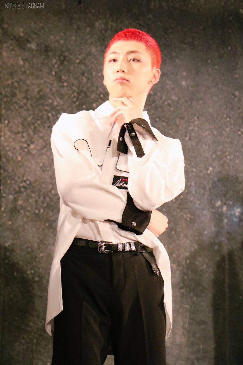 Rookie_0419's tweet photo. 190501 2부 포토타임

#BIT #비아이티 #ROOKIE #루키 #HYEONSEOK #현석  #정현석 @bit5_official https://t.co/5EWdEIc2on