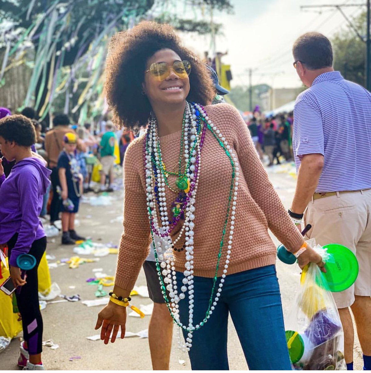🥤🥤Cheers to the freakin’ weekend 
.
.
.
📸 <a href="/yeahitslex/">Alexis</a>
.
.
.
#weekend #nola #weekendvibes #photography #pic #neworleans #mardigras #carnival #beads #fashion #swag