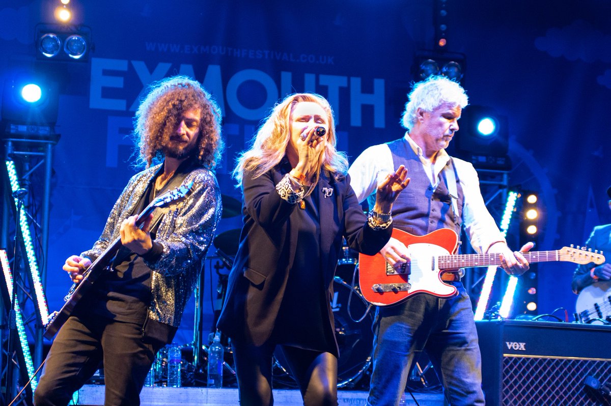 scottbphotouk's tweet photo. T’Pau tear it up at Exmouth Festival, 25 May 2019.  

@caroldecker #tpau #exmouthfestival #eastdevon #devon https://t.co/UB34N3byWC