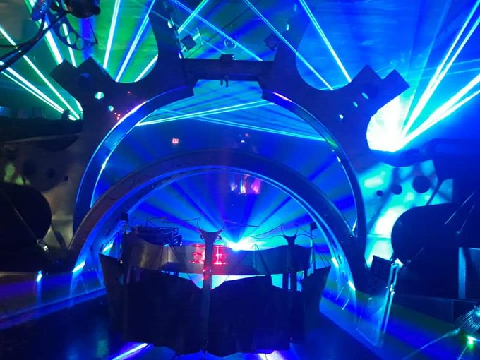 Who's in Vegas tonight? Rave, Lasers, DJs, Full Bar. Free entry, industry only. HMU https://t.co/A95