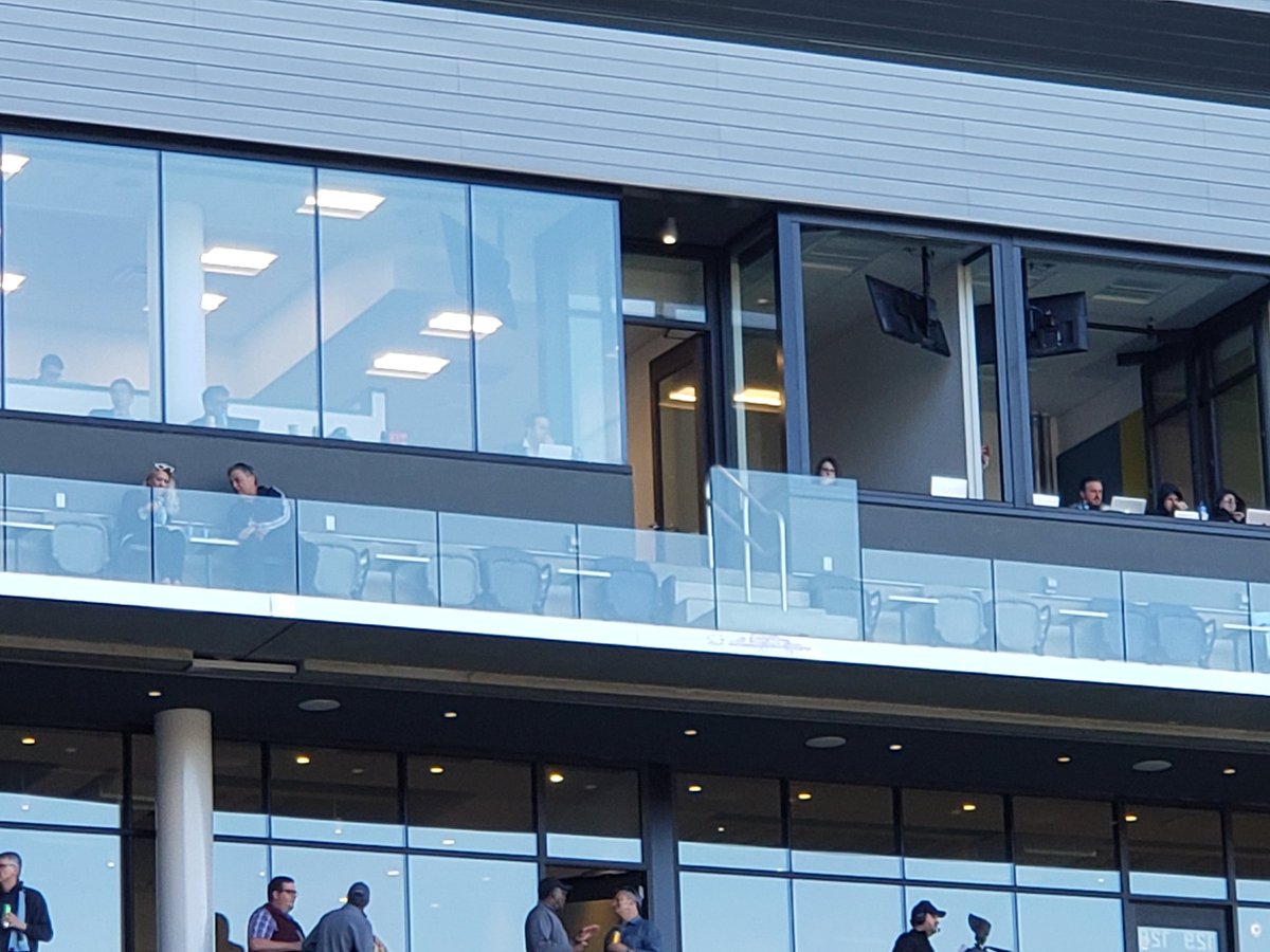 BCMcDowell's tweet photo. Hi @kreliason! #ReportersLive
#mnufc #MINvHOU https://t.co/Ipb0q05ucA