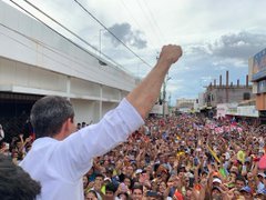 El pais con más reservas petroleras del mundo, muerto de hambre, sin medicamentos, sin luz, sin agua y hasta paradójicamente sin gasolina, busca abrirse camino a la libertad.