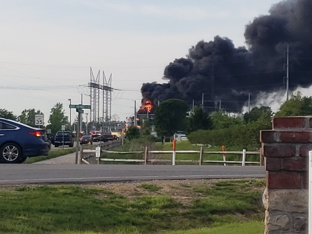 ruffcats's tweet photo. @nbc4i fire in lewis center right now https://t.co/bnRZSRcDl4