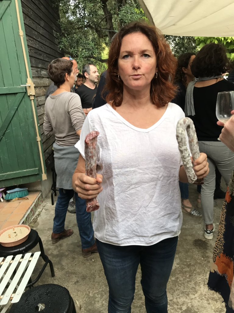 Lee__Corn's tweet photo. @winameety @lawinetech @L_observ @VinoTeam @Vinexplore @nicochung @fifty_wines @Atout_Terroir @benoit51390 @freddegueurce @thomas_babin @MySublivin @TempoChevrier @LeMuscadet @CaveasyApp @LamonJul @agendadesvignes @romaincacace @lelieuduvin @vitavinum @VinojurisFrance @je_veux_ce_vin @hautlignieres @ParolesetVin @adelineduracell @EasyBacchus @FrancoisAudouze @PCVT78 @AngeGardienVin @vinosoftcom @iDealwine @_Vinovae @lesgrappes @WODWineOnDemand @philippe1richy @TrinqueFougasse @VinsduLanguedoc @pezenas_online @VilledePezenas @AOCVINSDUBUGEY @PrintempsBugey @LPBallon @TrocWine @WineServicesGrp @Sicilienne_l @VinidiSicilia @DocViniSicilia @bellespierres @vinsaumur Une #battlebottle sur le #dancefloor du @leclosrouge avec les #vignerons du #MasConscience, #MasJullien, #LaBarthassade, #ChateauDeJonquieres, #LesVignesOubliées et tutti quanti, pas besoin de photos, si ? Si, allez. https://t.co/2gUI6FBBYQ