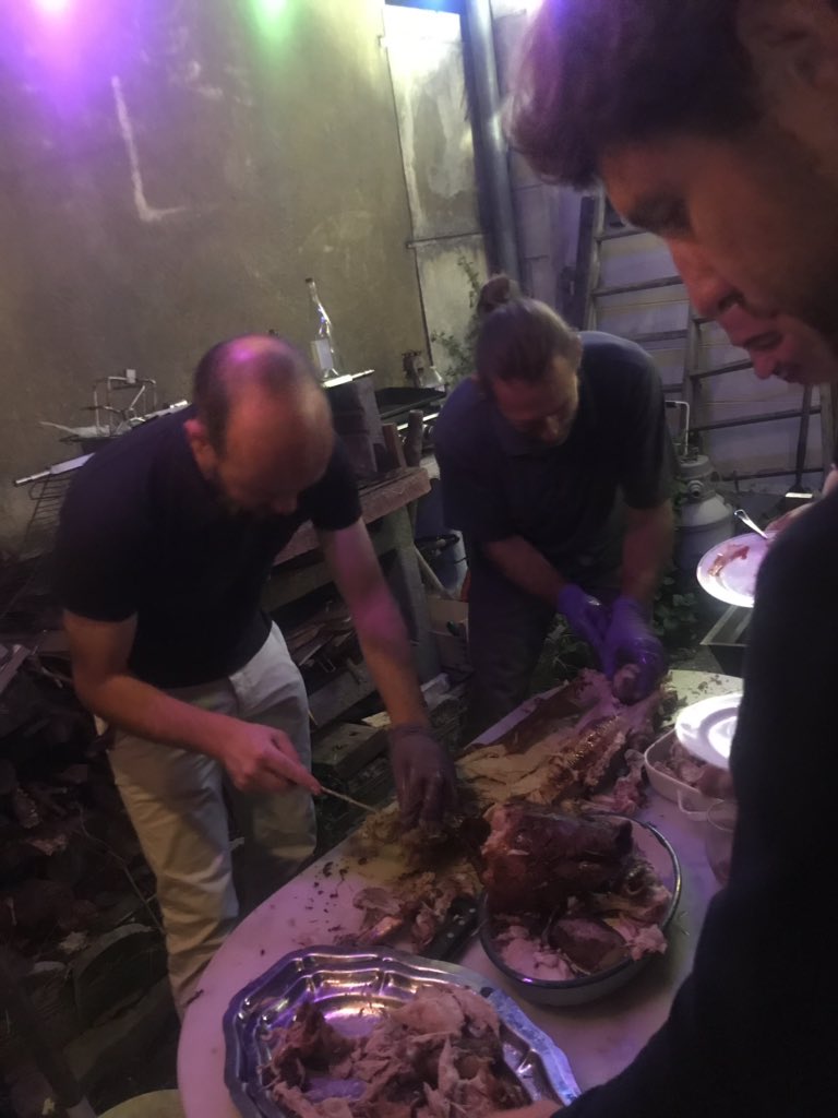 Lee__Corn's tweet photo. @winameety @lawinetech @L_observ @VinoTeam @Vinexplore @nicochung @fifty_wines @Atout_Terroir @benoit51390 @freddegueurce @thomas_babin @MySublivin @TempoChevrier @LeMuscadet @CaveasyApp @LamonJul @agendadesvignes @romaincacace @lelieuduvin @vitavinum @VinojurisFrance @je_veux_ce_vin @hautlignieres @ParolesetVin @adelineduracell @EasyBacchus @FrancoisAudouze @PCVT78 @AngeGardienVin @vinosoftcom @iDealwine @_Vinovae @lesgrappes @WODWineOnDemand @philippe1richy @TrinqueFougasse @VinsduLanguedoc @pezenas_online @VilledePezenas @AOCVINSDUBUGEY @PrintempsBugey @LPBallon @TrocWine @WineServicesGrp @Sicilienne_l @VinidiSicilia @DocViniSicilia @bellespierres @vinsaumur Une #battlebottle sur le #dancefloor du @leclosrouge avec les #vignerons du #MasConscience, #MasJullien, #LaBarthassade, #ChateauDeJonquieres, #LesVignesOubliées et tutti quanti, pas besoin de photos, si ? Si, allez. https://t.co/2gUI6FBBYQ