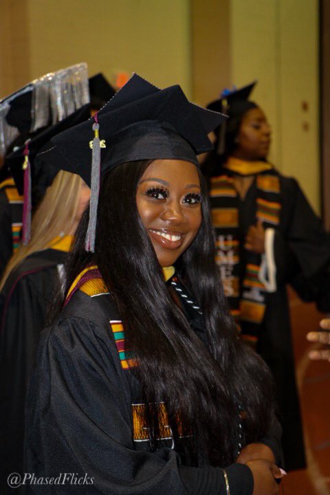 _LoveKaye's tweet photo. Thank you @Endless_Vibe for catching such an amazing moment for me. #UMESGRAD ♥️ Still feels unreal 😭 https://t.co/Tka7wLoByK