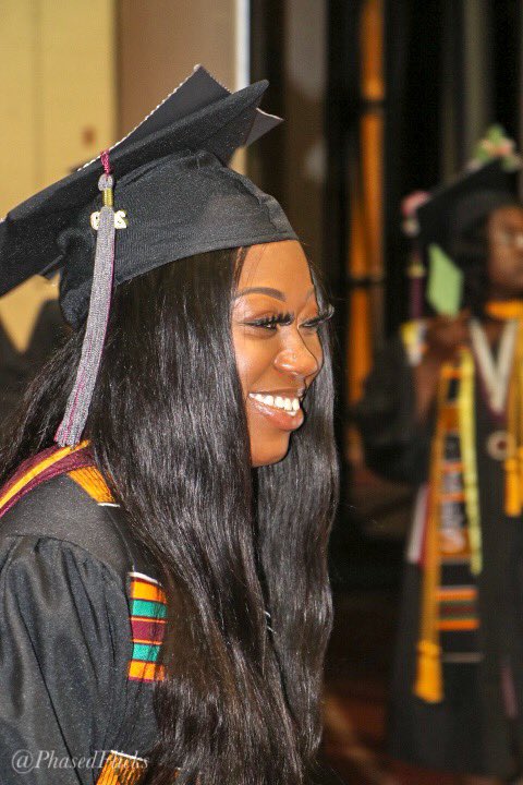 _LoveKaye's tweet photo. Thank you @Endless_Vibe for catching such an amazing moment for me. #UMESGRAD ♥️ Still feels unreal 😭 https://t.co/Tka7wLoByK