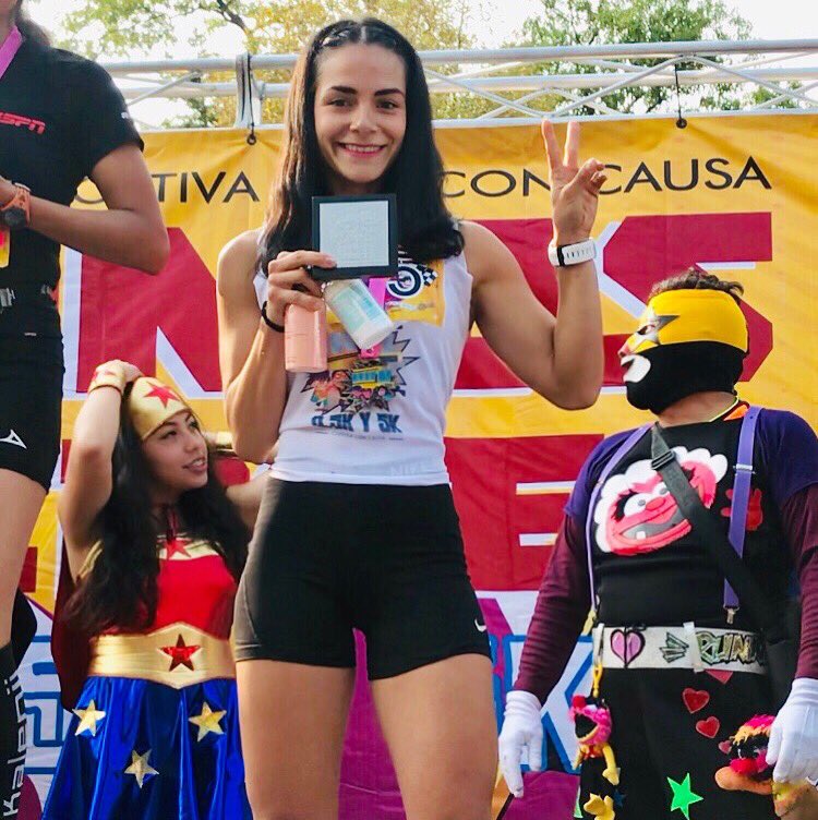 Carmenbaque's tweet photo. El cronómetro existe pero el reto de verdad es terminar. Lo importante es intentarlo hasta el final. Lucha y agota todos tus recursos.
3er lugar libre femenil carrera #SomosHeroes https://t.co/bkPoiiN41H