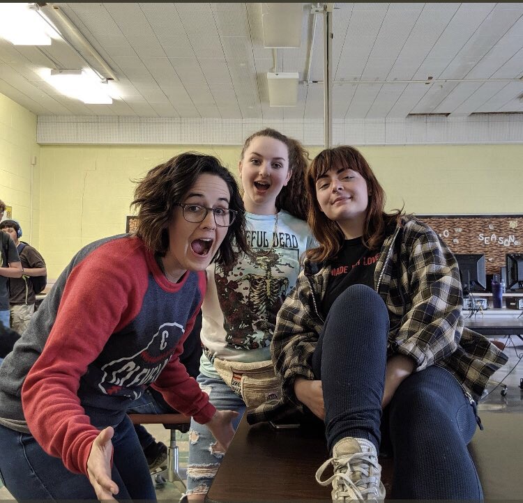 joleenf07's tweet photo. wow i had the most amazing teachers this year its insane to me ive never had teachers like this. theyre just so kind and caring and they have a sense of humor!! it amazes me how genuine they all are, thank you for coming to my ted talk. #thebackofthebus #joleendoesnothavefeelings https://t.co/APo5ZmbCUq