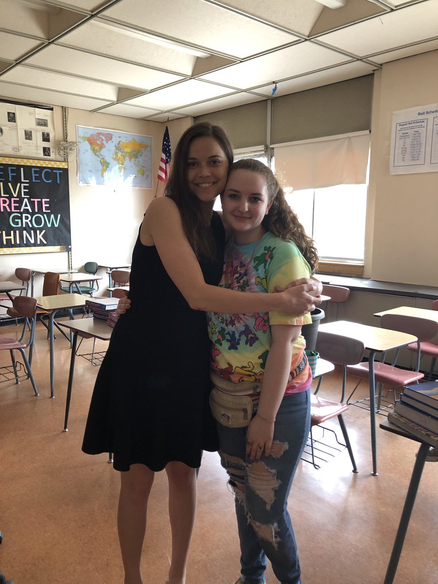 joleenf07's tweet photo. wow i had the most amazing teachers this year its insane to me ive never had teachers like this. theyre just so kind and caring and they have a sense of humor!! it amazes me how genuine they all are, thank you for coming to my ted talk. #thebackofthebus #joleendoesnothavefeelings https://t.co/APo5ZmbCUq