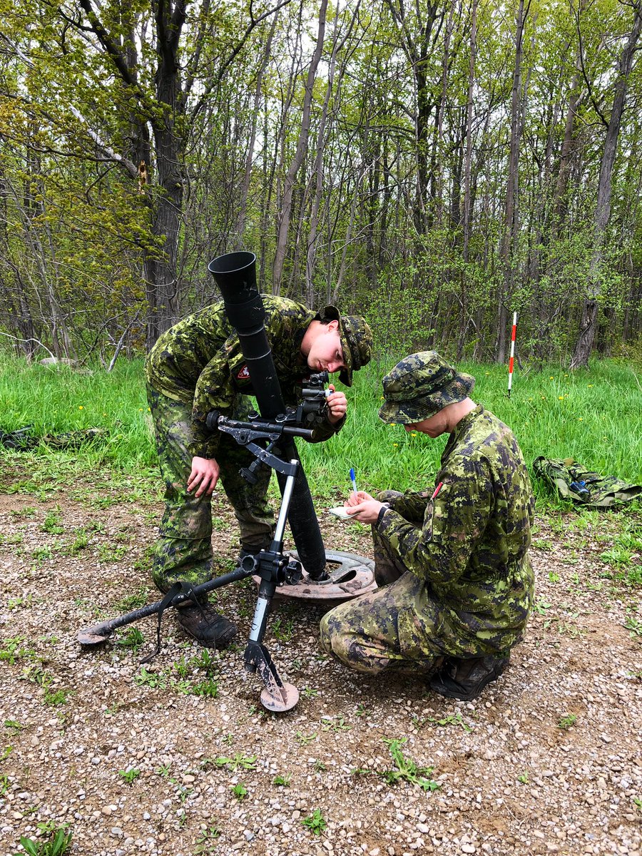 JJMcDonald14's tweet photo. F Coy #RHFC @4CdnDiv4DivCA Training Center drilling on the 81mm Mortar - #MsnTaskReady #StrongSecuredEngaged #DefenceNotDefiance https://t.co/zM8Pm8PtE7