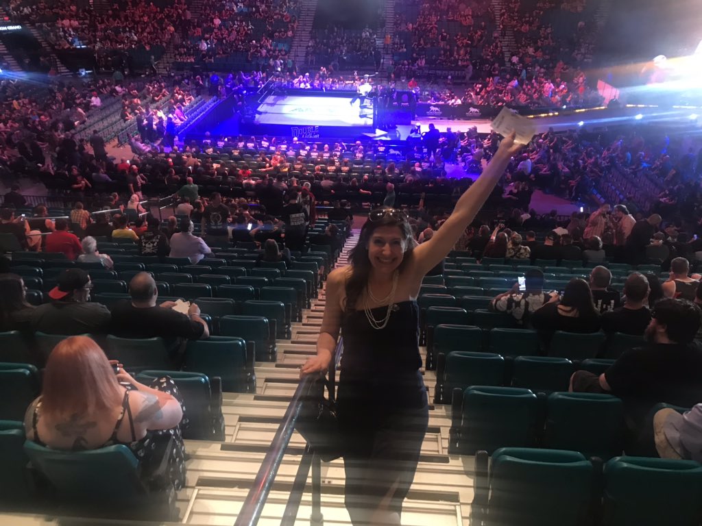 Here to support the revolution and the best set of storytellers #ChildrensBooks  #AEWDoN