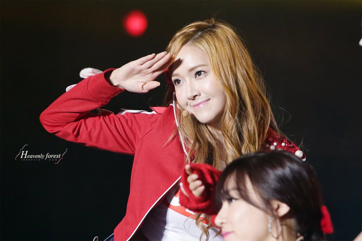picsica's tweet photo. golden stars, please help me on my new youtube channel! 🙈💞
it's a girl group, jessica and infinite related channel, so, please, help me subscribing or at least with a rt on this tweet 💕⭐

👉🏻 the link: https://t.co/qgV29e9jGk https://t.co/4BwM9t7YUc