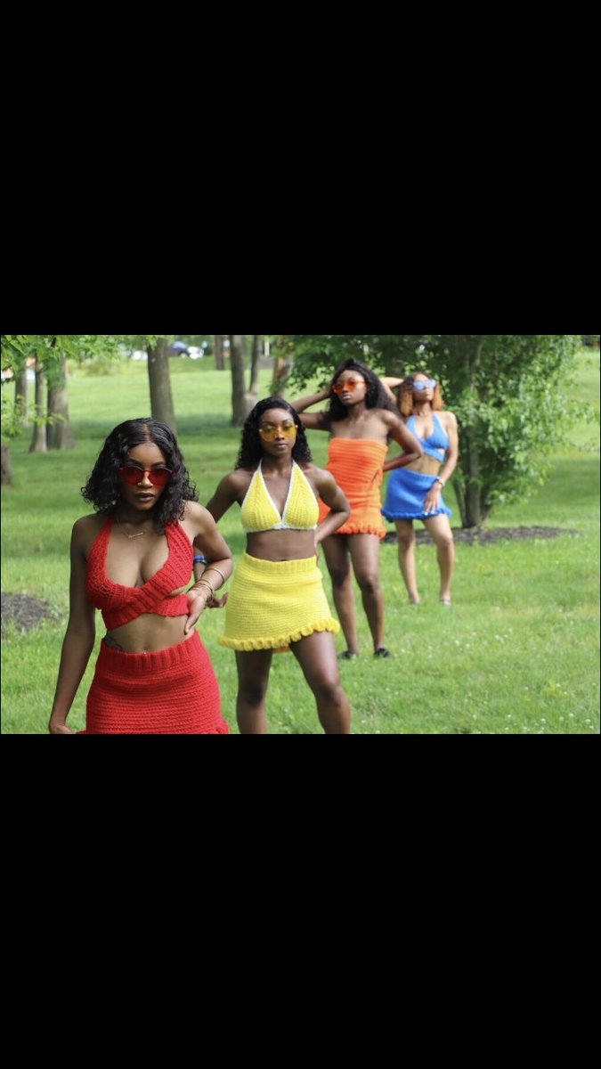 VisionStunning's tweet image. You a bad girl and your friends bad too!
Outfits: @VisionStunning Vision_stunning