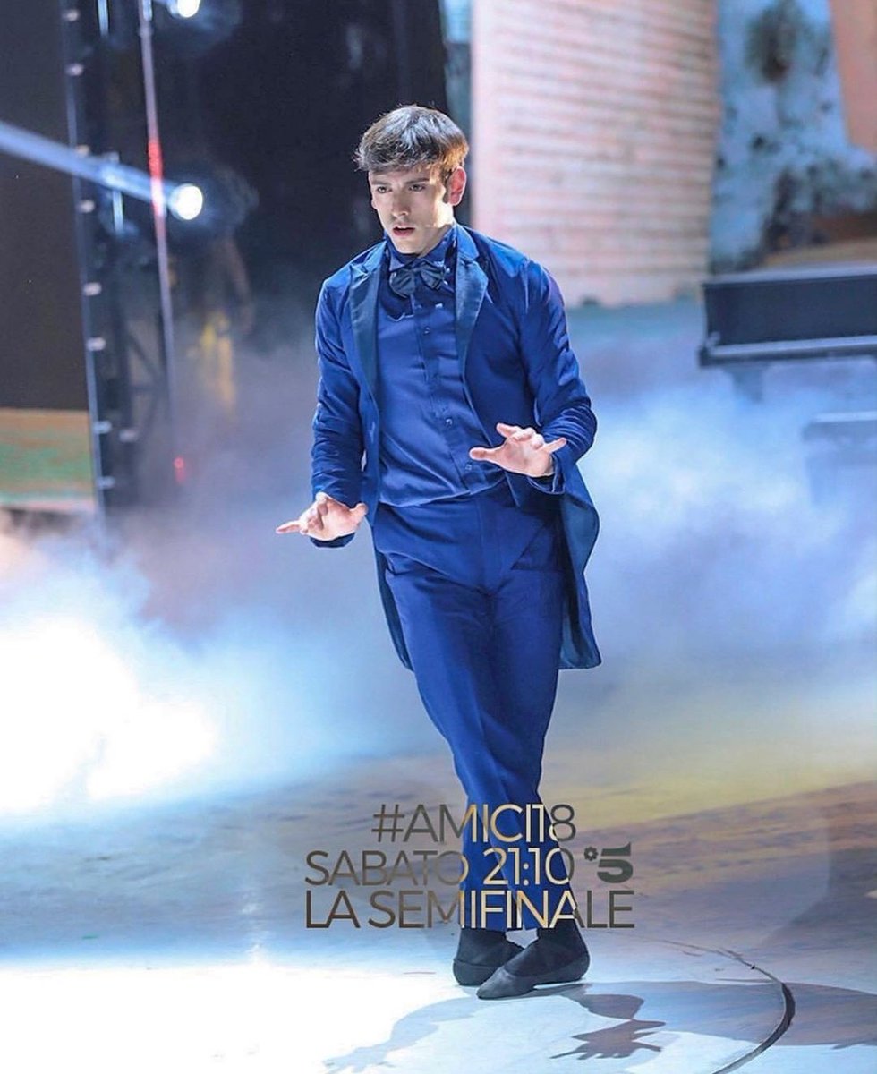 chiaraxcf's tweet photo. Vincenzo sei pazzesco, un talento immenso. Si dal primo giorno hai dimostrato quanto tu sia unico in ogni stile, in ogni pezzo, in ogni coreografia.
Per me hai vinto tu💙💙
#Amici18 https://t.co/D7xaEbPLsA